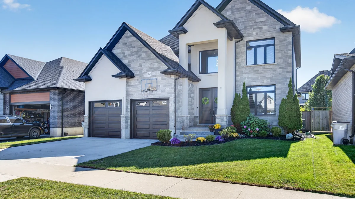 158 Acton Street Strathroy Ontario — residential listing photography and aerial media